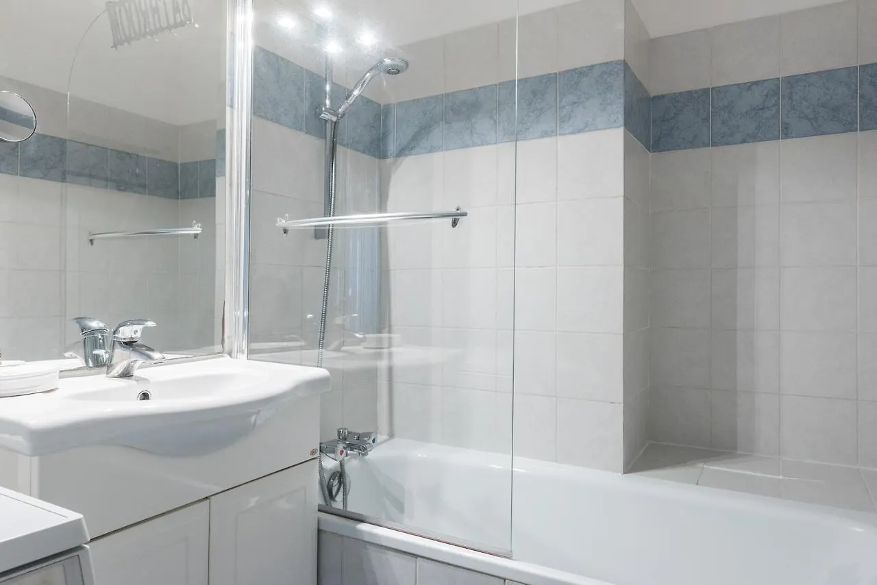 Apartment Poncelet *